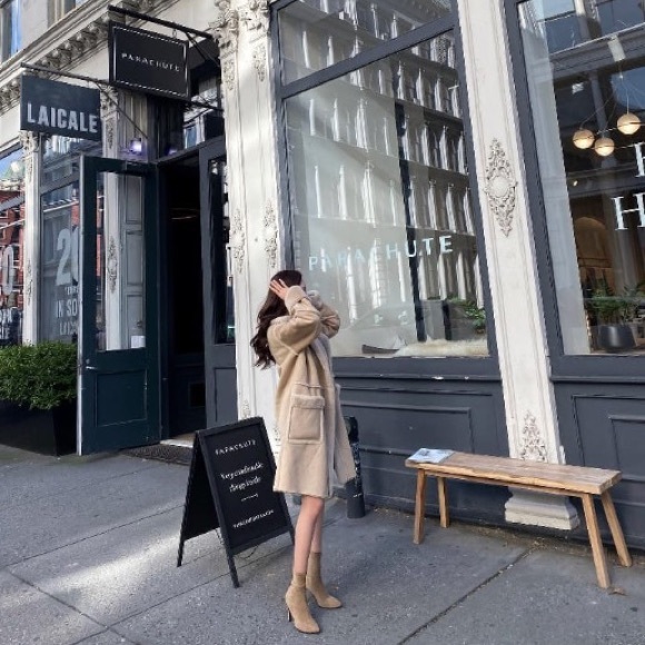 Meet your Posher - Picture 2 of 7